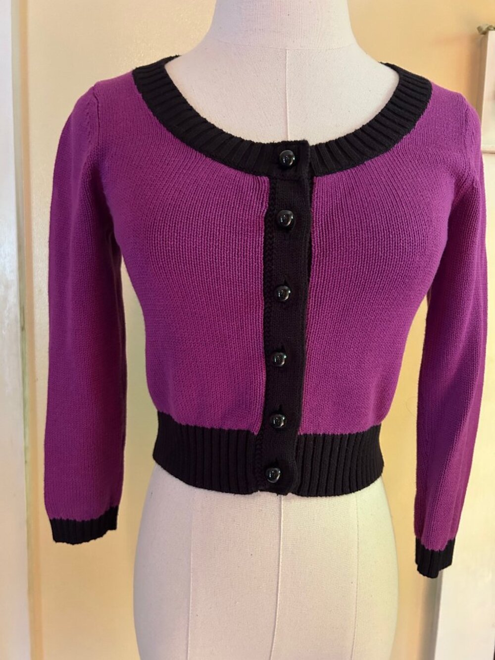 Betsey Johnson Marilyn Monroe Purple & Black Cropped Cardigan - Picture 2 of 11